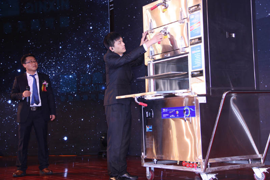 2014沁鑫商用电磁炉第二届经销商大会-8